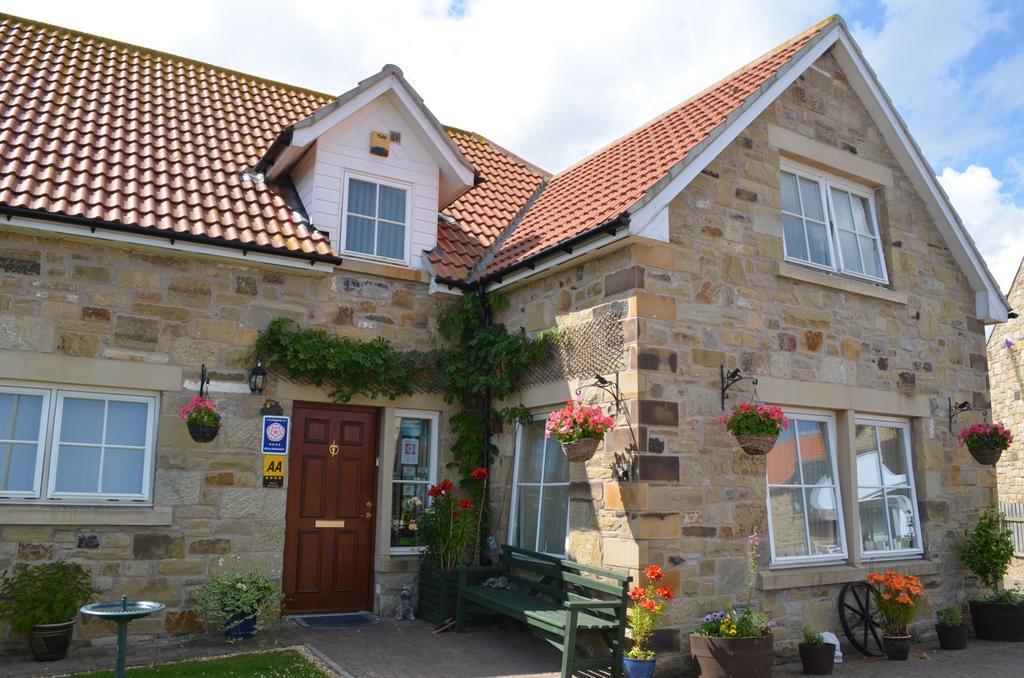 Regal House Bed and Breakfast Seahouses Eksteriør billede